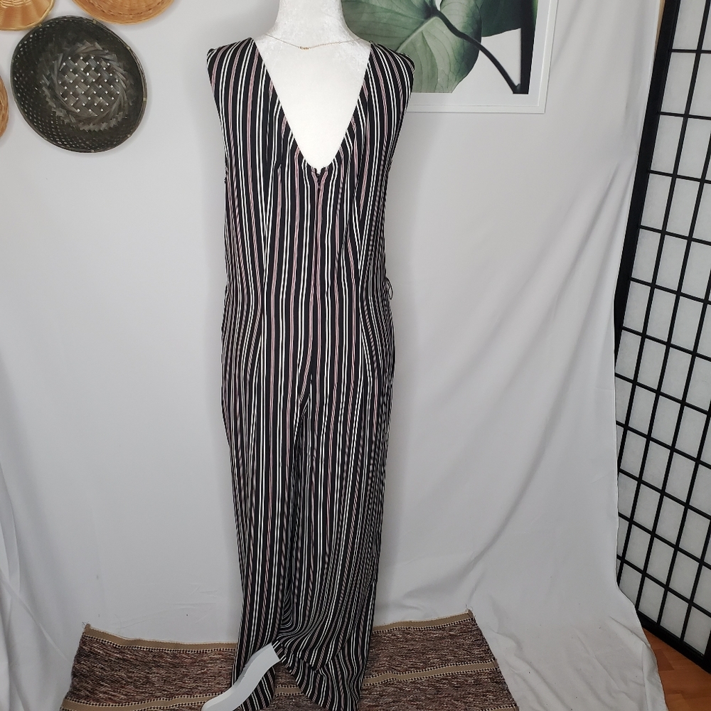 Max Studio Striped Crepe Jumpsuit Vertical
NEW - Picture 5 of 8